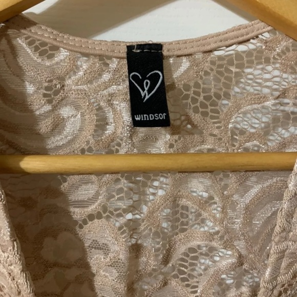 Windsor Beige Lace Short Set Romper Size Small - Picture 3 of 4